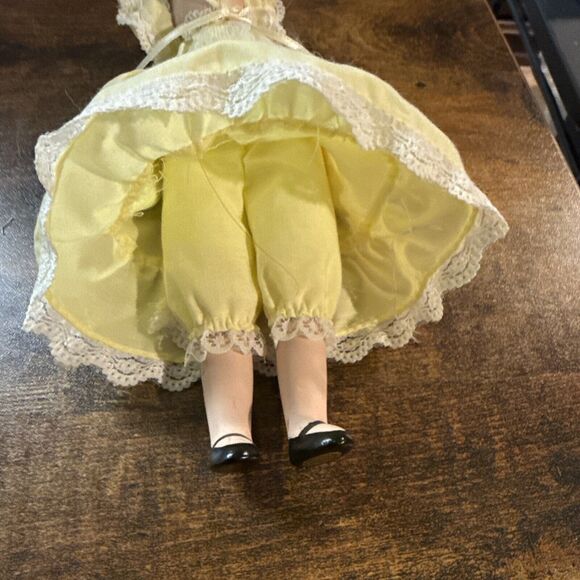 Vintage Porcelain Doll In Yellow Dress With Bonnet, 9" Tall - Picture 6 of 6